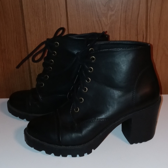 London Rebel boots size 4 with 3 " Chunky heels - Picture 7 of 11